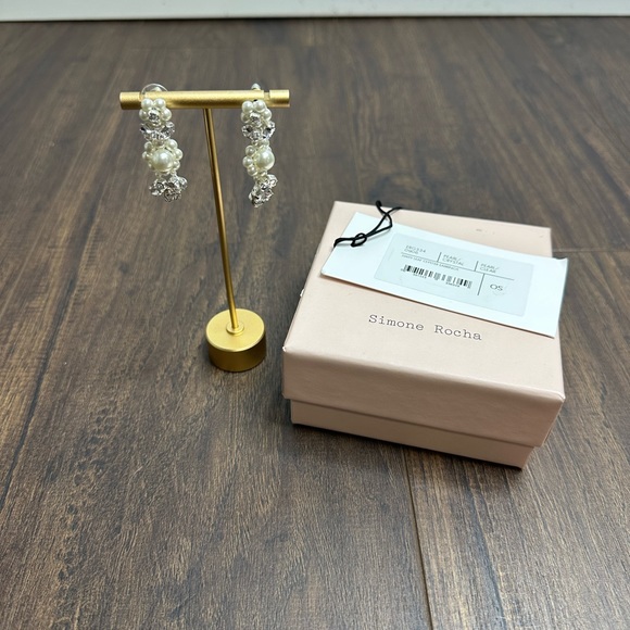 Simone Rocha Daisy Leaf Clyster Earrings - Picture 4 of 7